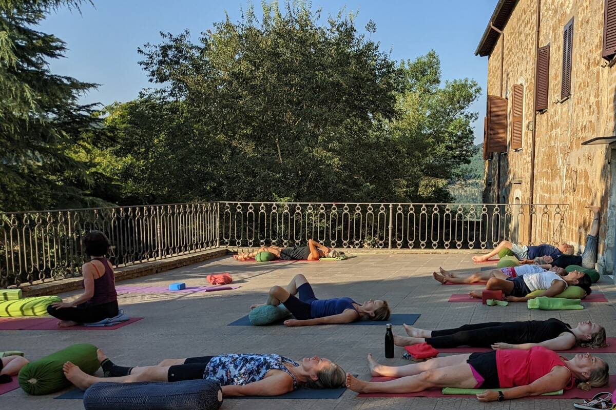 iyengar yoga retreat umbria